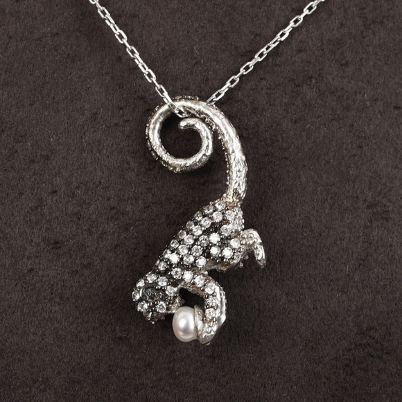 Sterling & Pearl Monkey Pendent - Picture 4 of 5